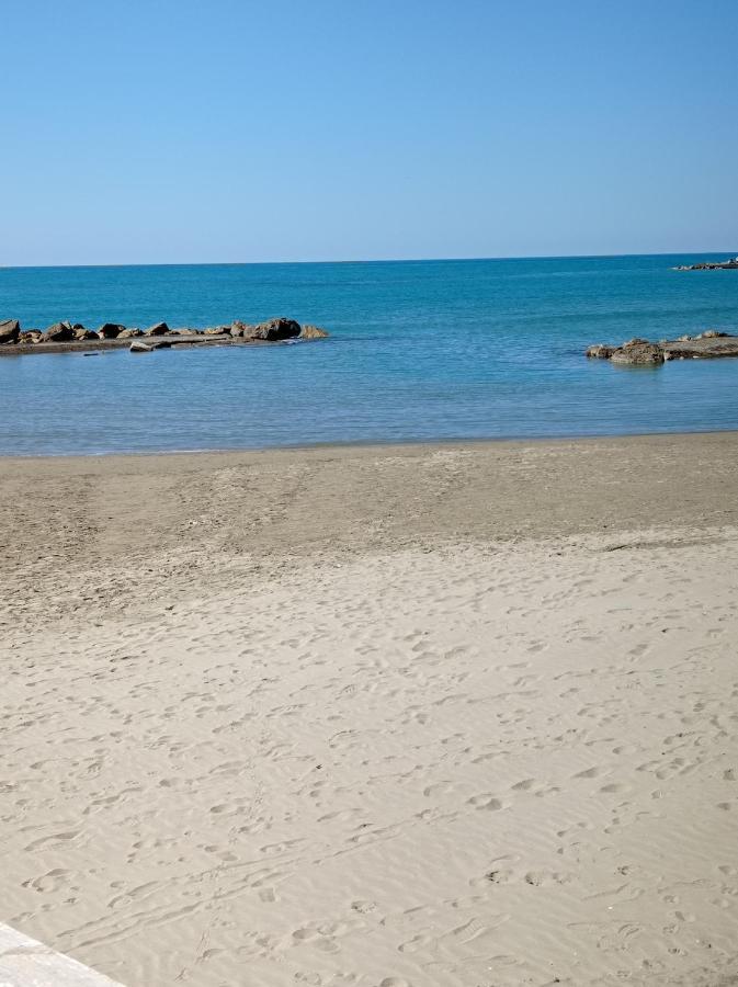 Villa Nerina Alloggio Turistico Anzio Bagian luar foto